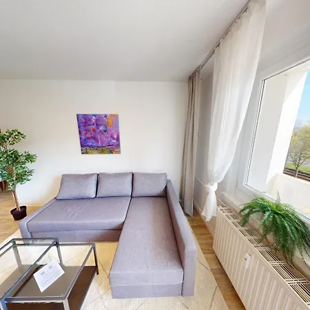 Wohnkomfort Und Retro-charme, Oepnv Fusslaeufig Erreichbar Apartment *