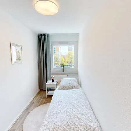 Wohnkomfort Und Retro-charme, Oepnv Fusslaeufig Erreichbar, Wlan