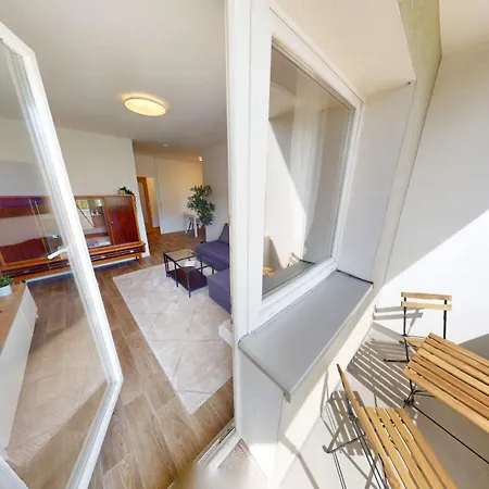 Wohnkomfort Und Retro-charme, Oepnv Fusslaeufig Erreichbar Apartment