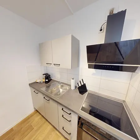 Wohnkomfort Und Retro-charme, Oepnv Fusslaeufig Erreichbar, Wlan * شيمنيتز